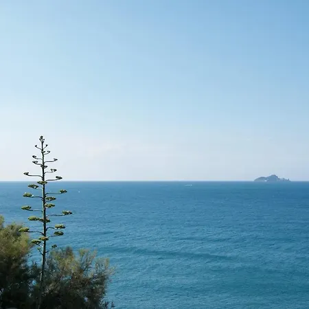On The Tuscan Coast 피옴비노